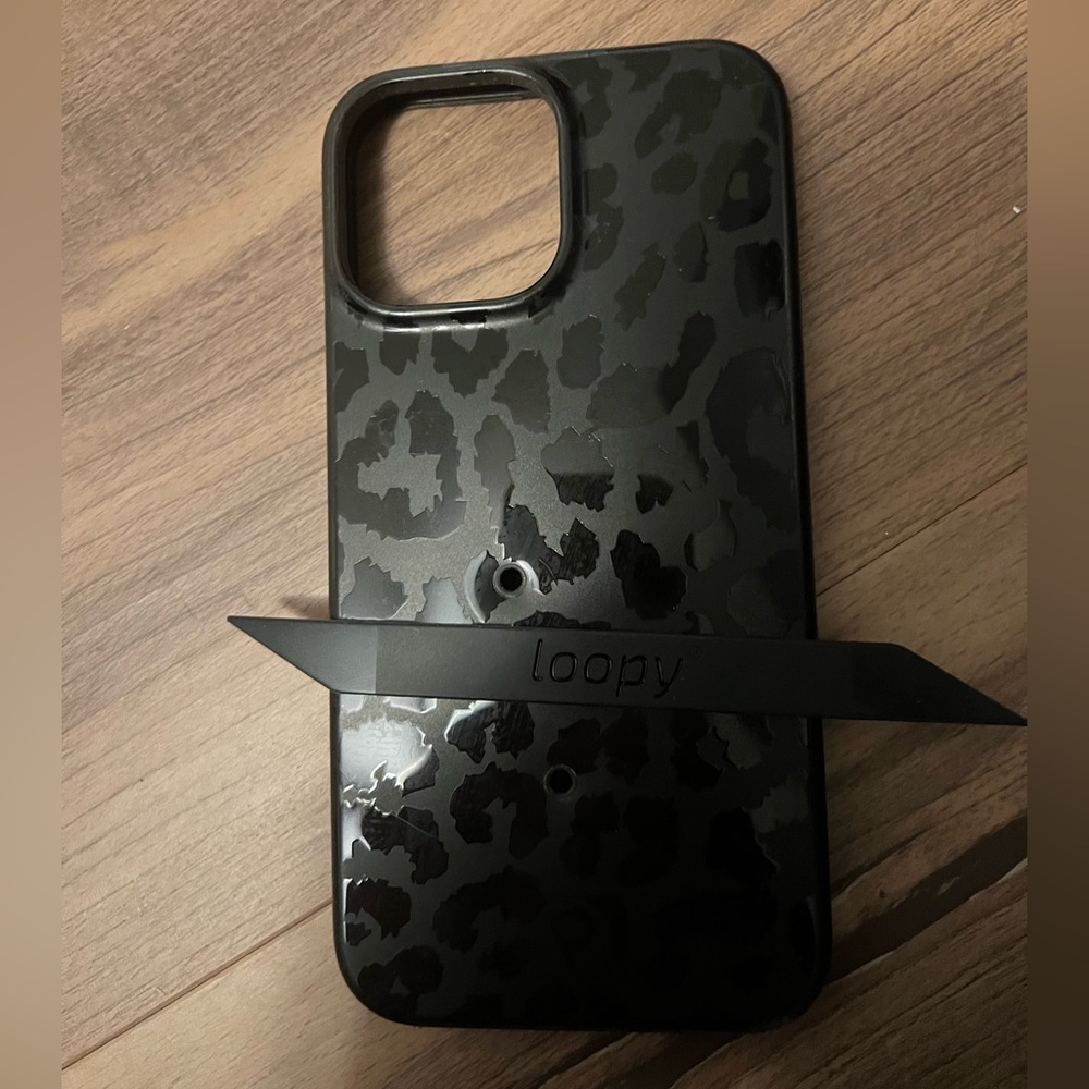 iPhone 13 Pro Max black leopard loopy case